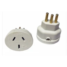 Pino Adaptador 3P Chato Bipolar 20A 250V Cinza